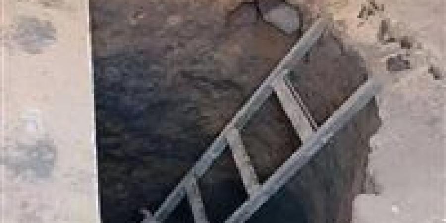 أوهام
      السحر
      والكنوز..
      تفاصيل
      ضبط
      طبيب
      استخدم
      كتب
      شعوذة
      لفتح
      مقبرة
      آثار
      في
      التبين