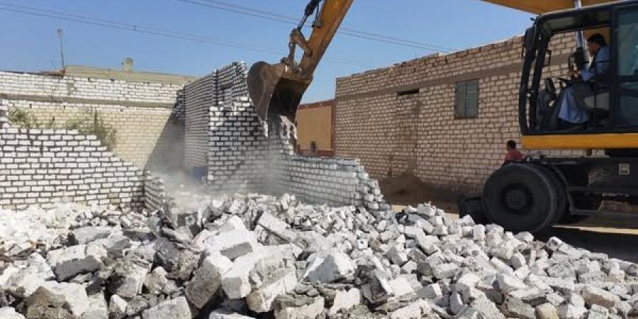 محافظ
      أسيوط
      يكشف
      عن
      عدد
      الإزالات
      في
      المرحلة
      الثالثة
      من
      الموجة
      الـ27