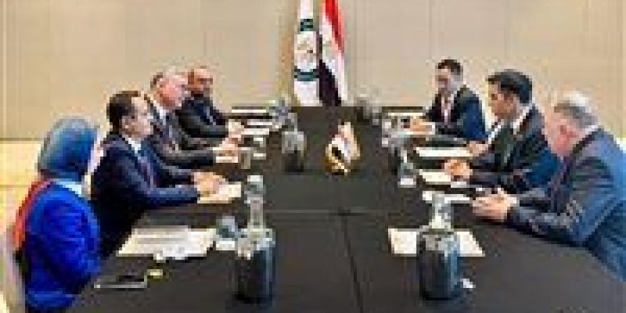 أمن
      الطاقة
      الإقليمي
      على
      الطاولة..وزير
      البترول
      يجرى
      سلسلة
      لقاءات
      ثنائية
      مع
      نظيره
      القبرصي