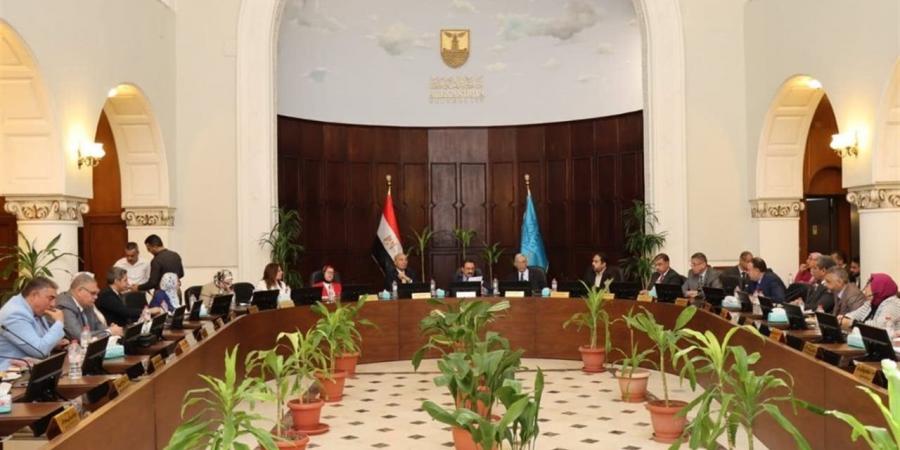 مجلس
      جامعة
      الإسكندرية:
      تمكين
      الطلاب
      من
      ذوي
      الهمم
      وتوفير
      بيئة
      تعليمية
      دامجة