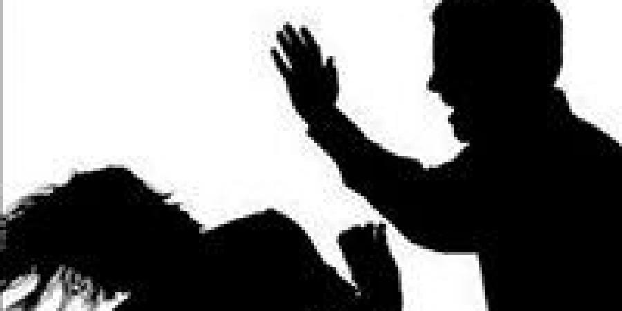 رماها
      من
      البلكونة
      بسبب
      "صينية
      بطاطس"..
      مأساة
      تهز
      بورسعيد