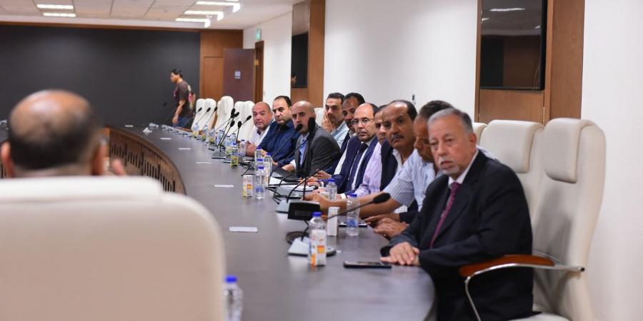 وزير
      العمل:
      تأهيل
      العمالة
      على
      صناعة
      الرخام
      والجرانيت
      وتذليل
      العقبات
      أمام
      المستثمرين