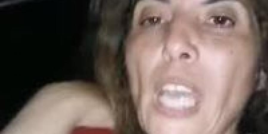سحل
      وضرب
      بسبب
      "كلب"..
      القصة
      الكاملة
      للاعتداء
      على
      صحفية
      في
      أكتوبر