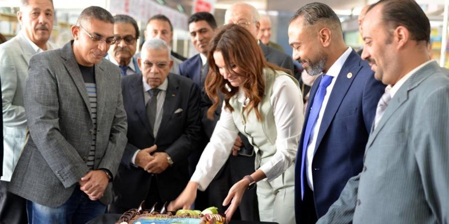 نائب
      محافظ
      الجيزة
      تفتتح
      معرض
      زايد
      للكتاب
      فى
      دورته
      الـ
      11