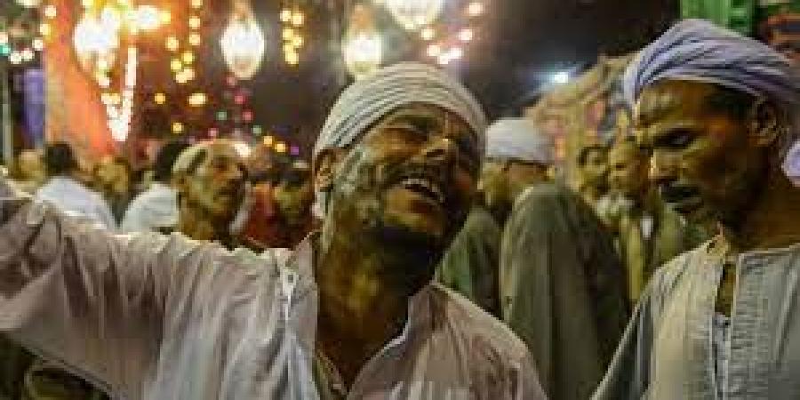 الموالد
      المصرية
      في
      عيون
      المستشرقين..
      حين
      يصبح
      الاحتفال
      درسًا
      في
      الهوية
