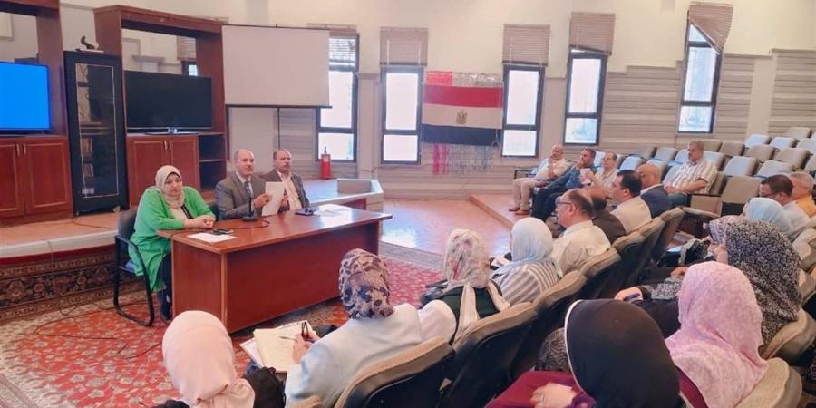 مدير
      “تعليم
      الإسكندرية”
      يوجه
      بالمتابعة
      الدورية
      واليومية
      من
      الموجهين
      للمدارس