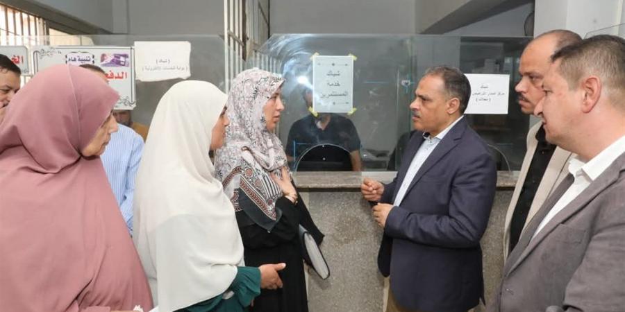محافظ
      الشرقية
      يُتابع
      سير
      إجراءات
      العمل
      بالمركز
      التكنولوجي
      لمدينة
      الإبراهيمية