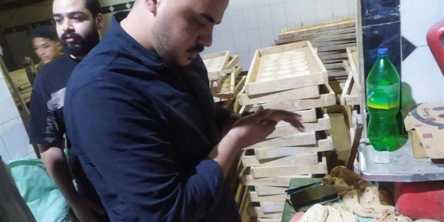 حملة
      موسعة
      على
      المخابز
      بقرية
      الدلجمون
      تضبط
      10
      مخالفات
      تموينية
