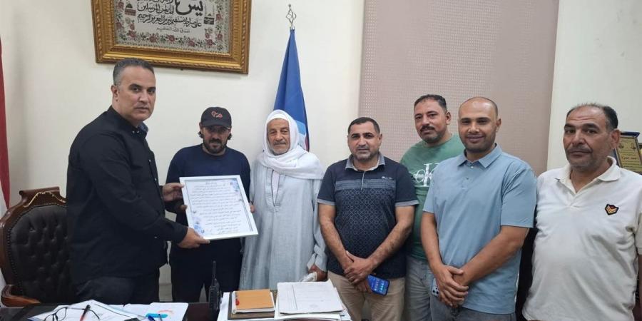 "أعاد
      مصوغات
      ذهبية
      بـ500
      ألف
      جنيه"..
      تكريم
      عامل
      نظافة
      بالبحيرة