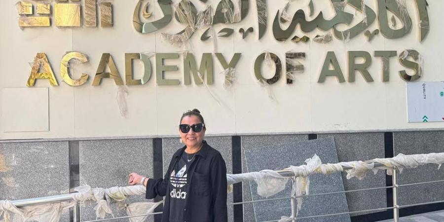 تمهيدًا
      لافتتاحه..
      غادة
      جبارة
      تتفقد
      فرع
      أكاديمية
      الفنون
      في
      الإسكندرية