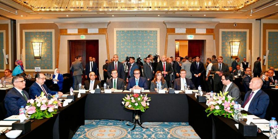 وزير
      الإسكان:
      البناء
      الأخضر
      يخفض
      استهلاك
      الطاقة
      بنسبة
      40%
      والمياه
      إلى
      33%