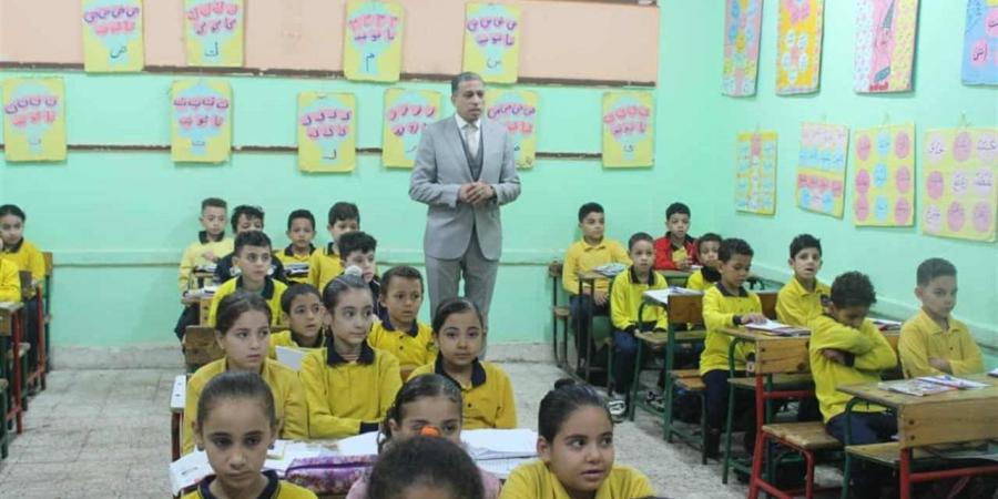 وكيل
      "تعليم
      الجيزة"
      يزور
      مدارس
      أوسيم
      ومنشأة
      القناطر