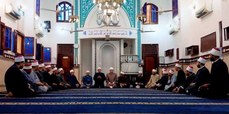 "الإفتاء"
      تواصل
      إرسال
      قوافلها
      إلى
      شمال
      سيناء
      بالتعاون
      مع
      الأزهر
      والأوقاف