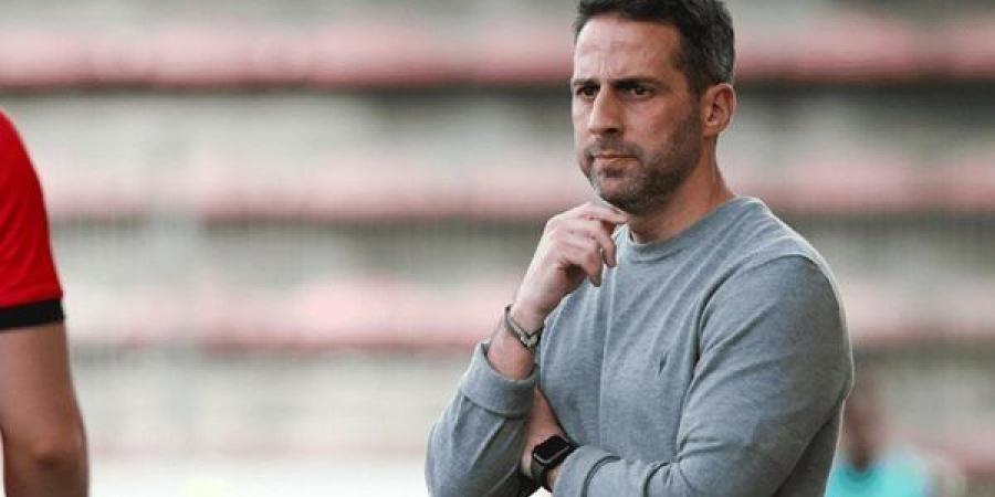 فيريرا
      ينتقد
      أداء
      الزمالك
      أمام
      ديكيداها
      ويؤكد:
      دعم
      محمد
      السيد
      كان
      ضروريًا
      والهتاف
      ضده
      غير
      مقبول