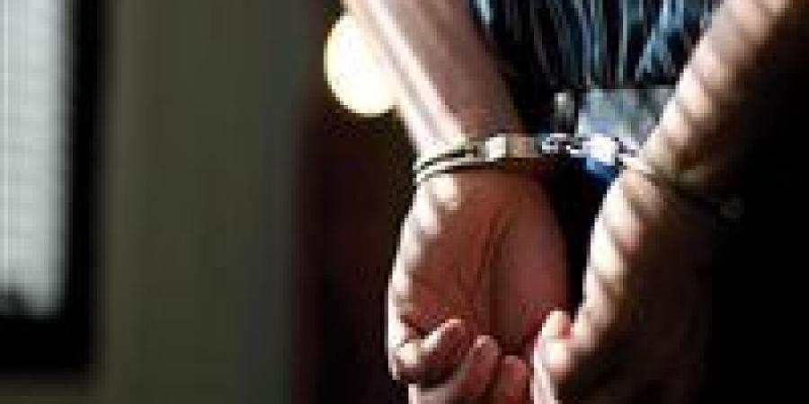 تفاصيل
      مشاجرة
      بين
      سائقي
      تاكسي
      بـ
      السلاح
      في
      موقف
      الأزبكية