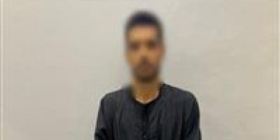 ضبط
      شخص
      يستغل
      حاجة
      الأجانب
      لتقنين
      أوضاعهم
      للنصب
      عليهم
      بأسيوط