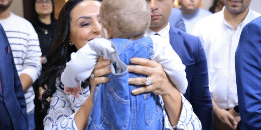 تسليم
      14
      طفلا
      لأسر
      بديلة
      كافلة..
      وزيرة
      التضامن
      تتابع
      منظومة
      الرعاية
      المؤسسية
      والأسري