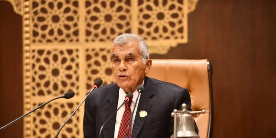 رئيس
      مجلس
      الشيوخ
      يرفع
      الجلسة
      15
      دقيقة
      لإعلان
      قوائم
      اللجان
      النوعية