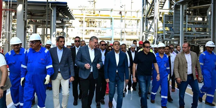 يخفض
      فاتورة
      الاستيراد..
      افتتاح
      مشروع
      جديد
      لإنتاج
      البوتاجاز
      بالسويس