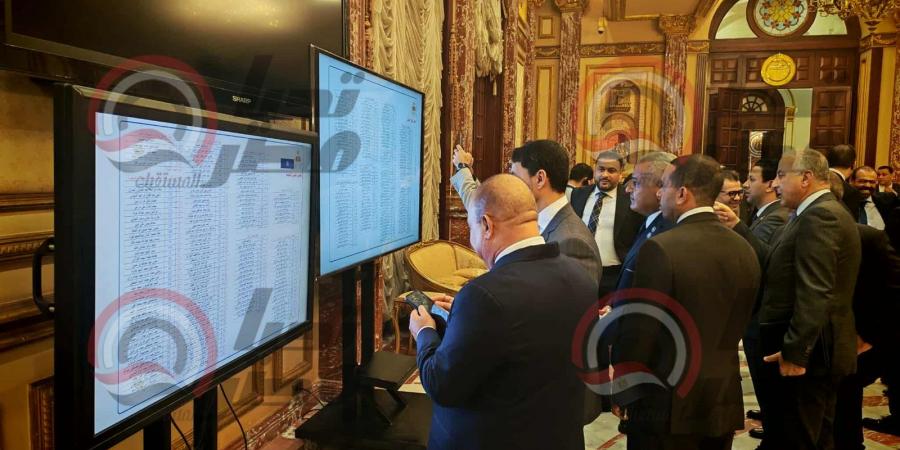 بدء
      توافد
      نواب
      الشيوخ
      استعدادا
      لانتخابات
      اللجان
      النوعية«صور»