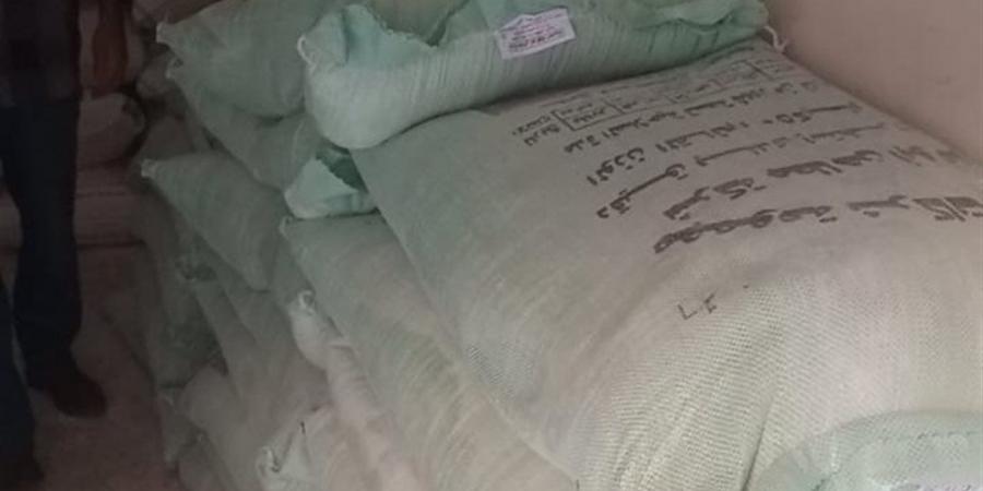 ضبط
      متعهد
      دقيق
      يجمع
      الدقيق
      البلدي
      المدعم
      داخل
      مخزن
      بكفر
      الزيات