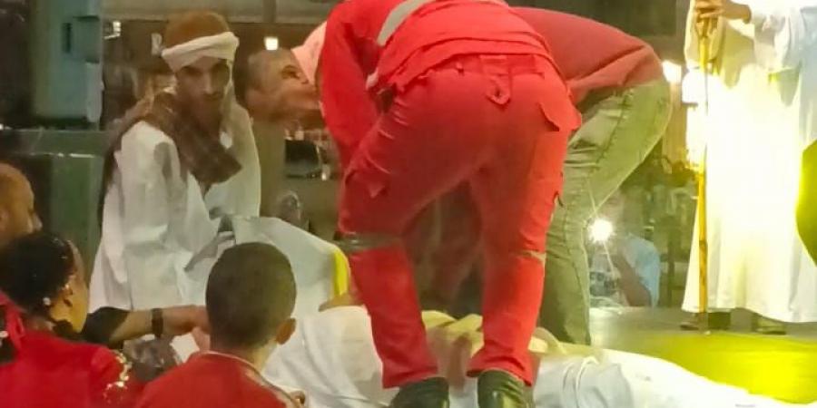 إصابة
      أحد
      أعضاء
      فرقة
      المنيا
      أثناء
      عروض
      مهرجان
      الإسماعيلية
      للفنون
      الشعبية