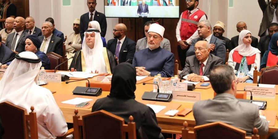 المفتي:
      بناء
      المستقبل
      بسواعد
      الشباب
      الذي
      يتمسك
      بدينه
      ويعي
      قيمة
      وطنه