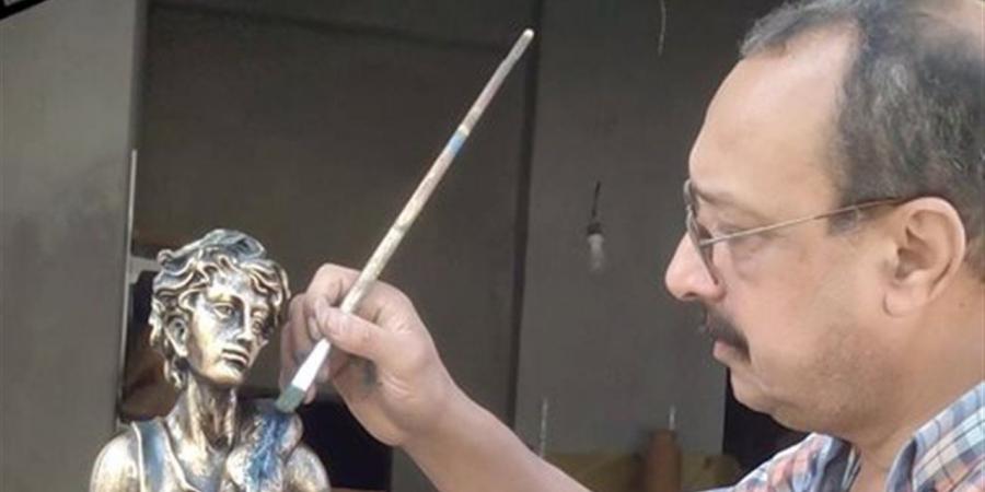 الفنان حسين
      إبراهيم..
      يصنع
      ديكورات
      مستوحاة
      من
      الحضارة
      الرومانية