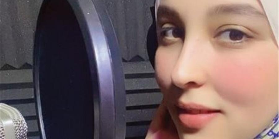 صوت
      المترو.. رحلة
      «هند» من
      المنيا
      إلى
      ملايين
      المستمعين