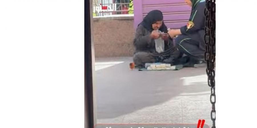 تحروا
      قبل
      إعطاء
      الصدقة..
      فيديو
      يوثق
      جمع
      متسولة
      مسنة
      لمبلغ
      كبير
      من
      المال
      (فيديو)