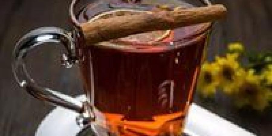 “شاي
      الفقاقيع”..
      المشروب
      الساحر
      الذي
      يخدع
      المراهقين
      ويسكب
      السمّ
      والسكر
      في
      أجسادهم!