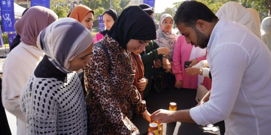 رئيس
      جامعة
      عين
      شمس
      يشارك
      الطلاب
      ذوي
      الإعاقة
      السمعية
      فعاليات
      مبادرة
      "تمكين"