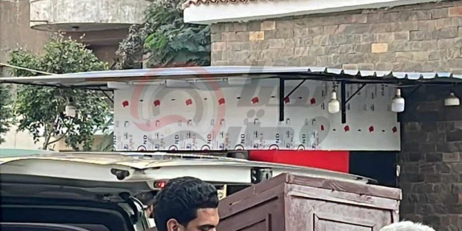 وصول
      جثمان
      والد
      جمال
      حمزة
      إلي
      مسجد
      الحامدية
      الشاذلية
      ..
      صور