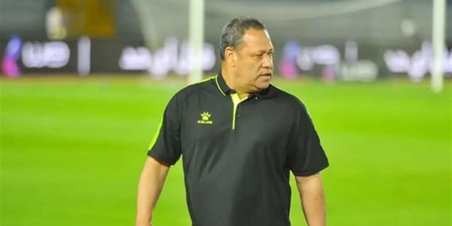 ضياء
      السيد:
      الأهلى
      لن
      يحقق
      أى
      بطولة
      بسبب
      المدافعين