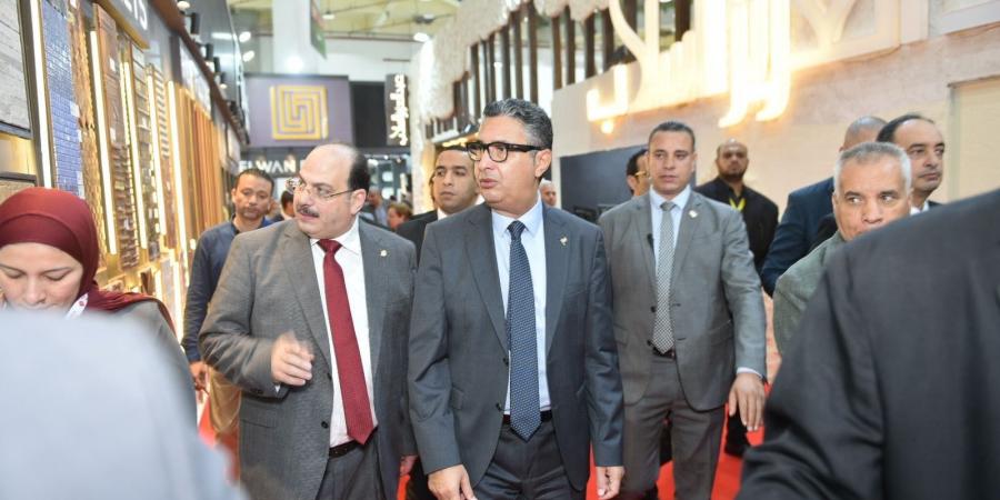 خصومات
      تصل
      إلى
      60%..
      وزير
      التموين
      يفتتح
      معرض
      سيراميكا
      ماركت
      2025