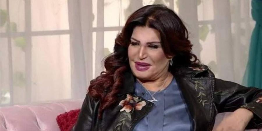 نجوى
      فؤاد:
      قاطعت
      العزاءات
      بسبب
      "الكلام
      عن
      الطبيخ
      واللبس"