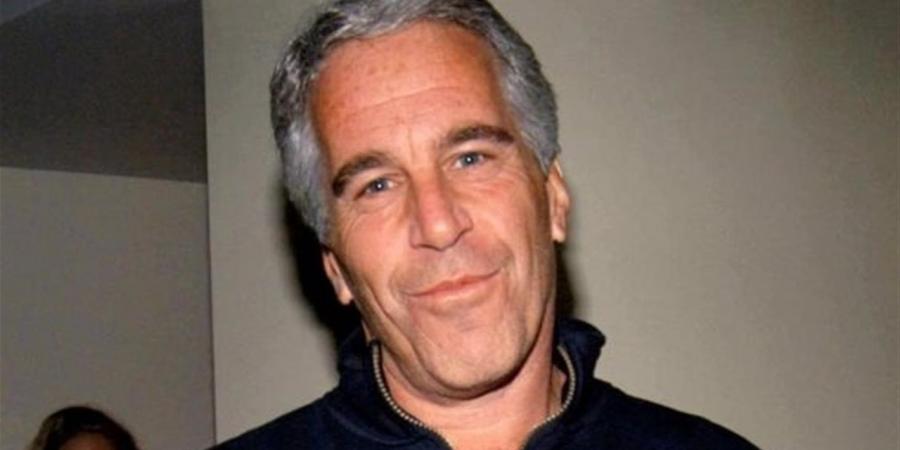 فضيحة
      المجرم
      الجنسي
      إبستين
      تطيح
      بزوجة
      الأمير
      أندرو
      السابقة
      من
      قناة
      شهيرة