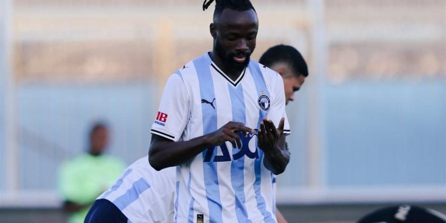 مشاهدة
      مباراة
      بيراميدز
      والتأمين
      الإثيوبي
      بث
      مباشر