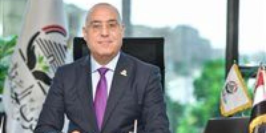 د.عاصم
      الجزار:
      الجبهة
      الوطنية
      لديه
      45
      مرشح
      على
      المقاعد
      الفردية
      ندعمهم
      بقوة..
      وتم
      فصل
      غير
      الملتزمين
      حزبيا