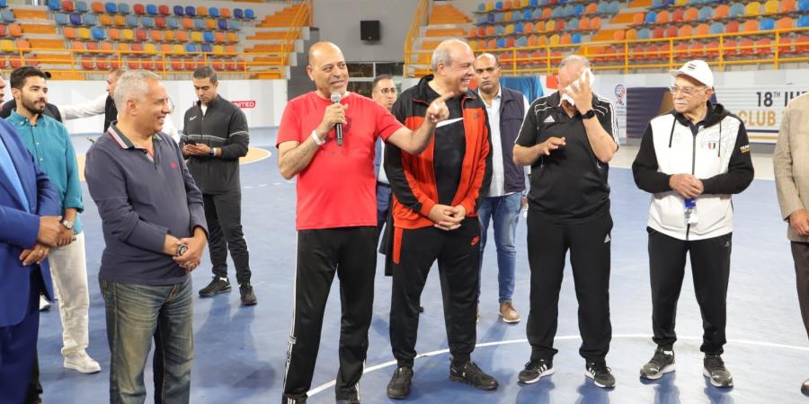 وزير
      العمل
      يشارك
      في
      افتتاح
      "نادي
      النادي"
      بالعاصمة
      الإدارية
      الجديدة