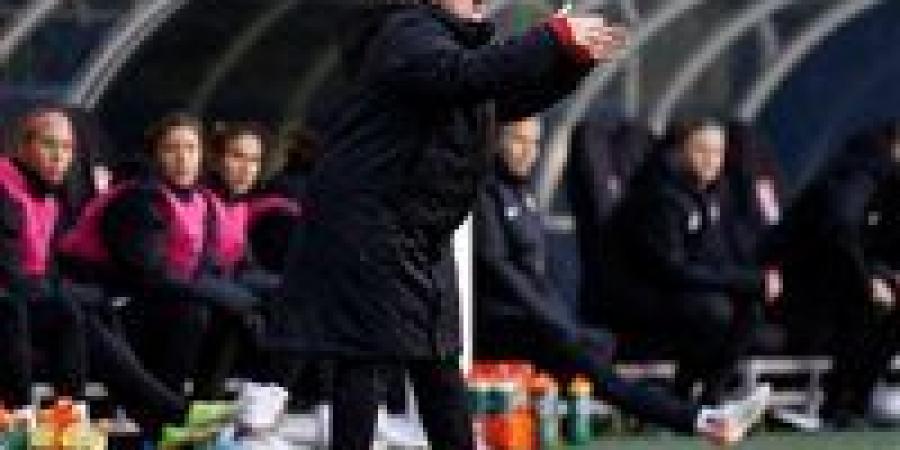 "
      شات
      جي
      بي
      تي"
      يقود
      فريق
      سياتل
      رين
      إلى
      المربع
      الذهبي