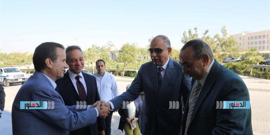 المنيا
      تعلن
      أماكن
      الشاشات
      العملاقة
      لنقل
      حفل
      افتتاح
      المتحف
      المصري
      الكبير