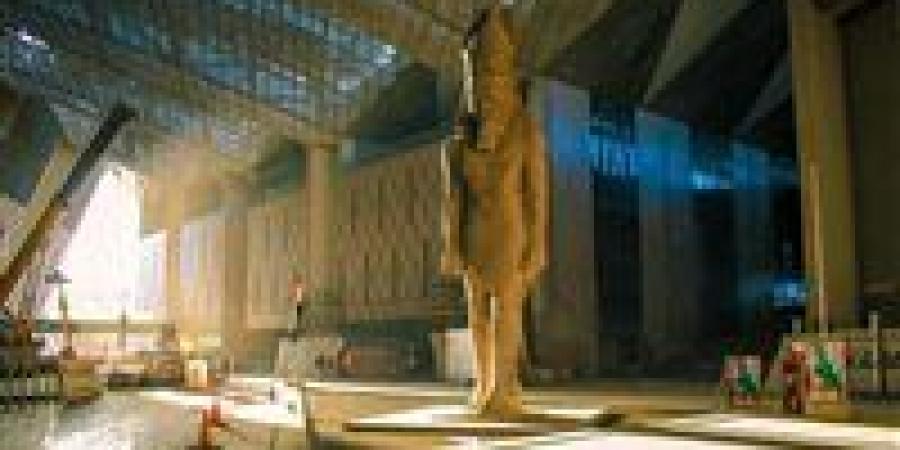 تفاصيل
      رحلة
      نقل
      تمثال
      رمسيس
      الثاني
      من
      ميت
      رهينة
      إلى
      المتحف
      الكبير