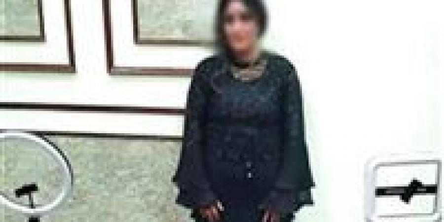 القبض
      على
      صانعة
      محتوى
      بتهمة
      نشر
      مقاطع
      خادشة
      للحياء
      بالإسكندرية