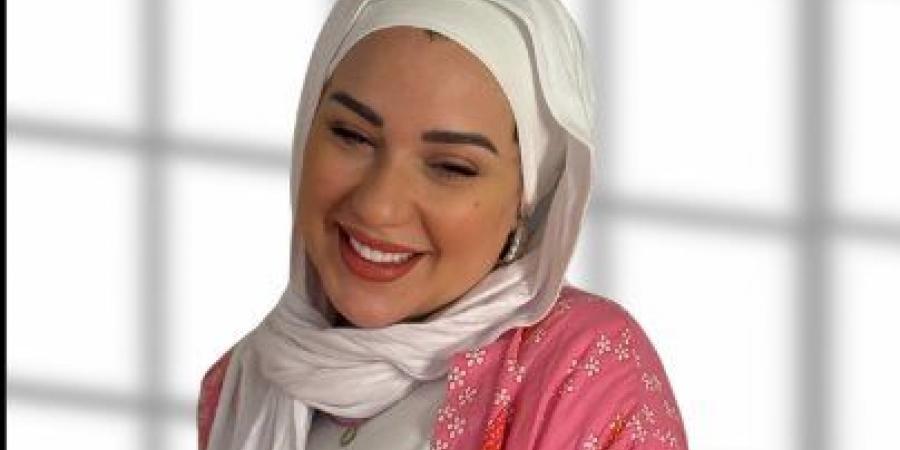 أسما
      شريف
      منير:
      مصر
      مش
      دايما
      هادية
      بس
      جواها
      طمأنينة
      غريبة