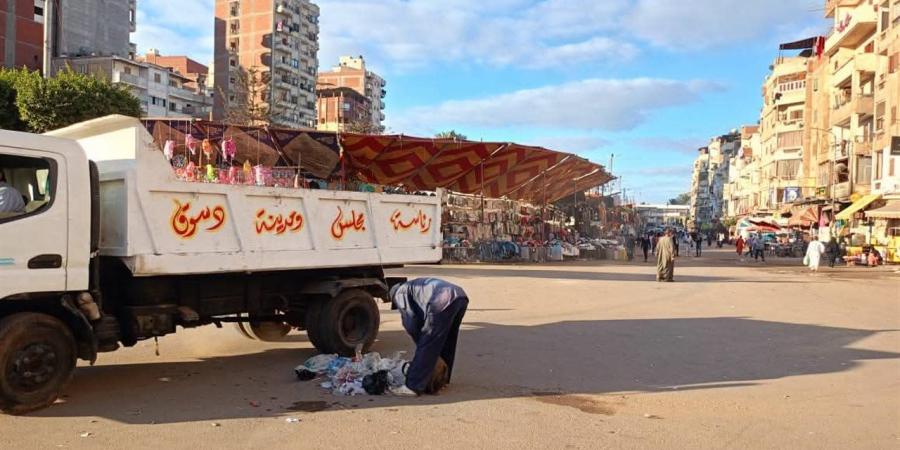 رفع
      200
      طن
      مخلفات
      من
      شوارع
      دسوق
      عقب
      انتهاء
      مولد
      إبراهيم
      الدسوقي