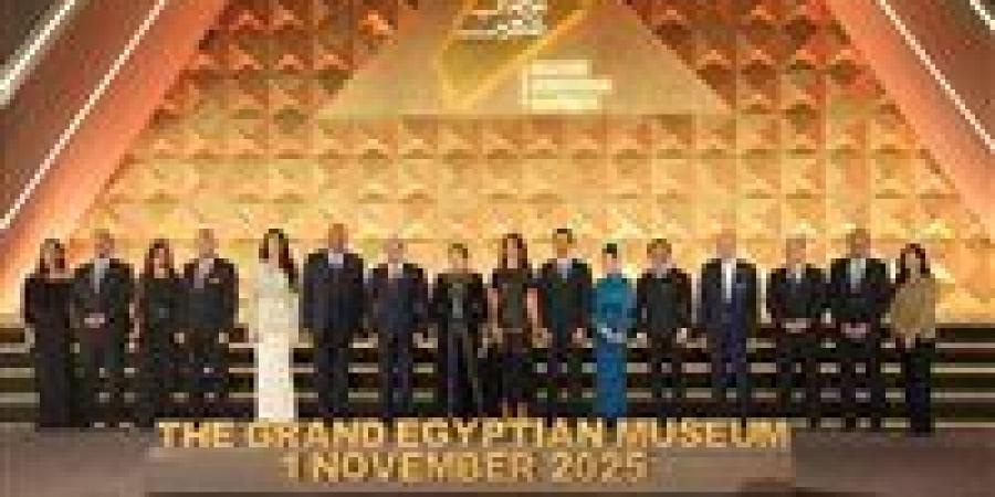 عزف
      كمان
      يبهر
      الحضور
      أمام
      الرئيس
      السيسي
      في
      افتتاح
      المتحف
      المصري
      الكبير