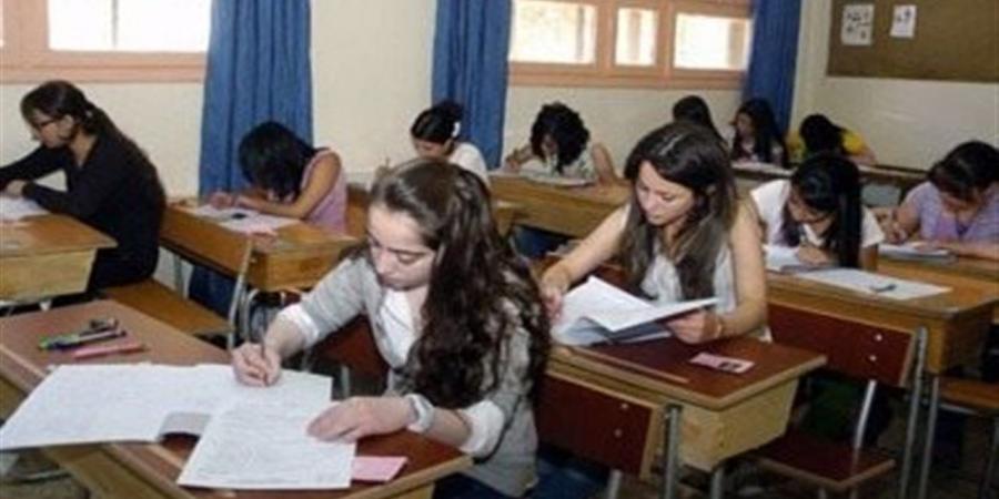 امتحانات
      نصف
      العام
      الدراسي
      2025..
      مواعيد
      البداية
      والإجازة
      للمدارس
      والجامعات