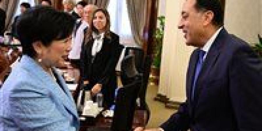 رئيس
      الوزراء
      يشيد
      بالدعم
      المالي
      والفني
      المقدم
      من
      دولة
      اليابان
      لمصر
      لتشييد
      المتحف
      المصري
      الكبير