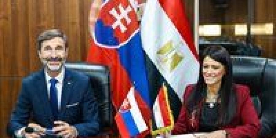 اتفاق
      مصري
      سلوفاكي
      جديد..
      تعاون
      اقتصادي
      يتسع
      بعد
      افتتاح
      المتحف
      الكبير